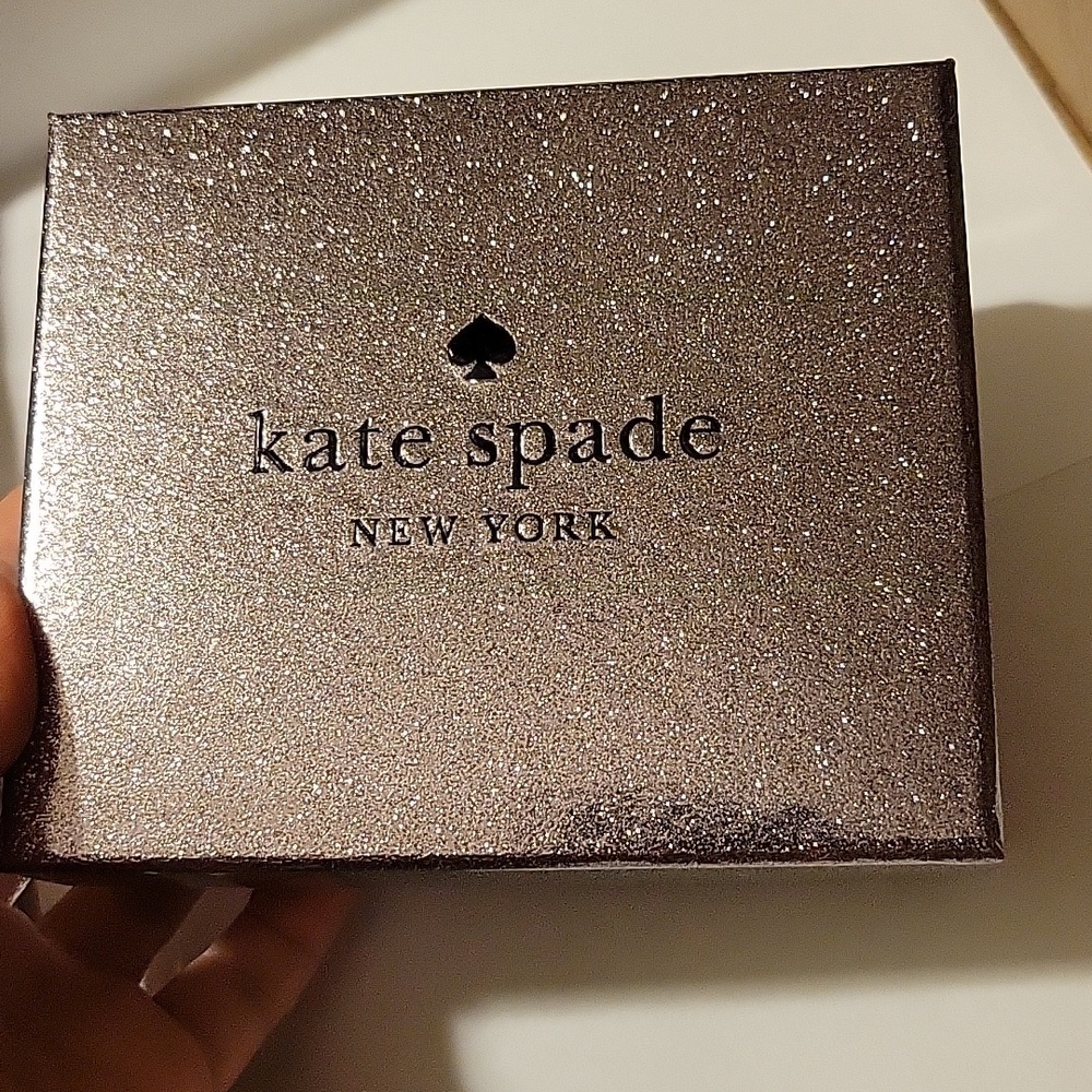 Sparkling Silver Kate Spade Card Holder Brand New In Box Never Used W/ Tags - Picture 7 of 14